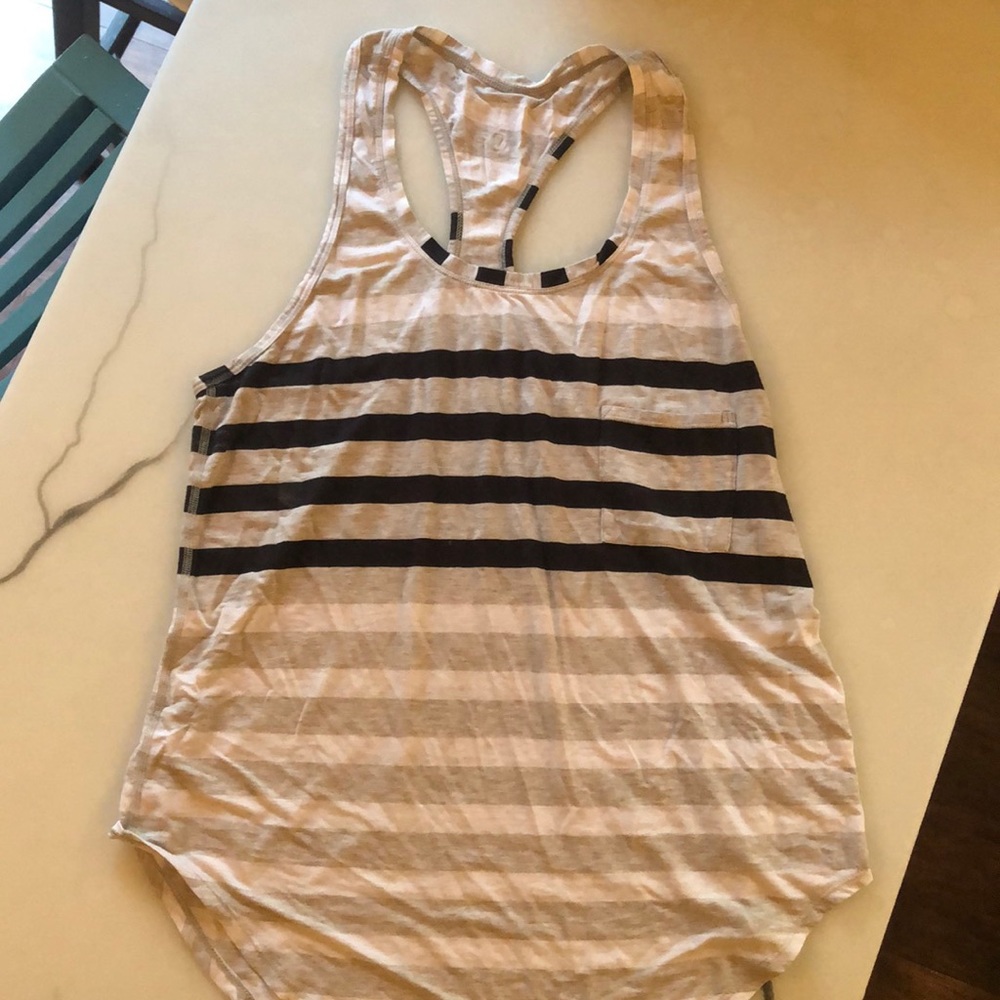 Lululemon Tank, size 6-8